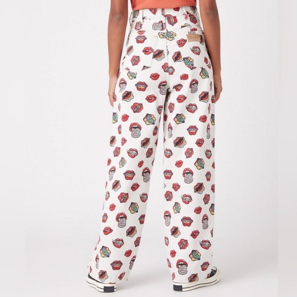 Wrangler Barrel 652 High Rise Jeans, Read My Lips print, NWT - Picture 6 of 8